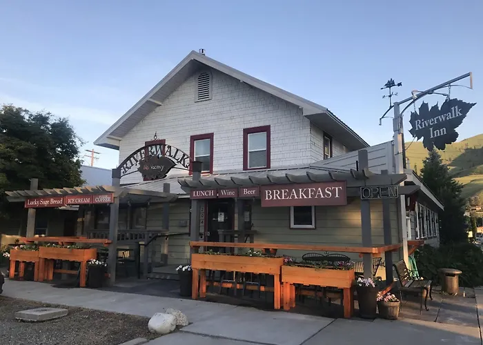 Riverwalk Inn